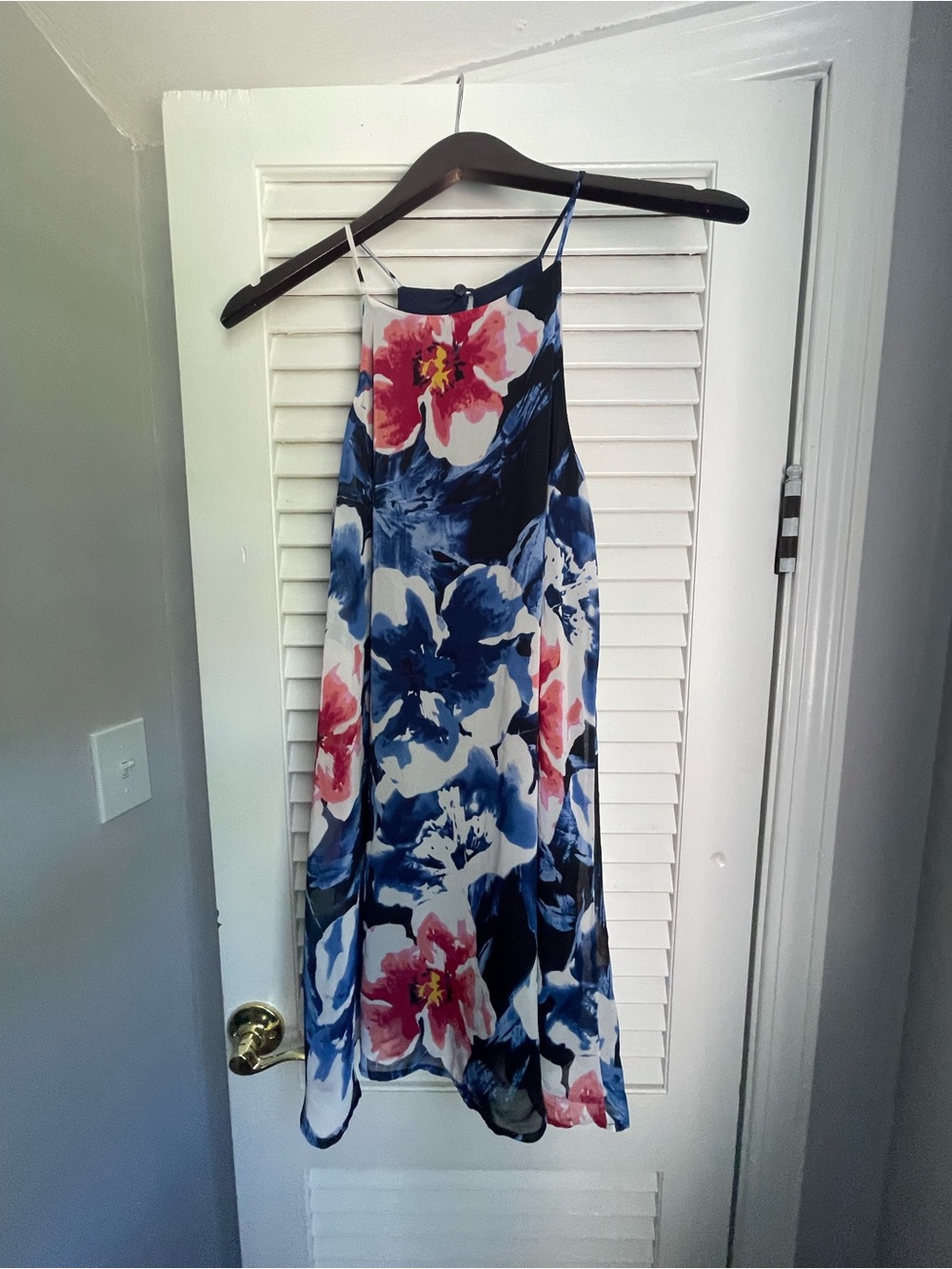 Lulus Floral Midi Dress – Size Small 🌸